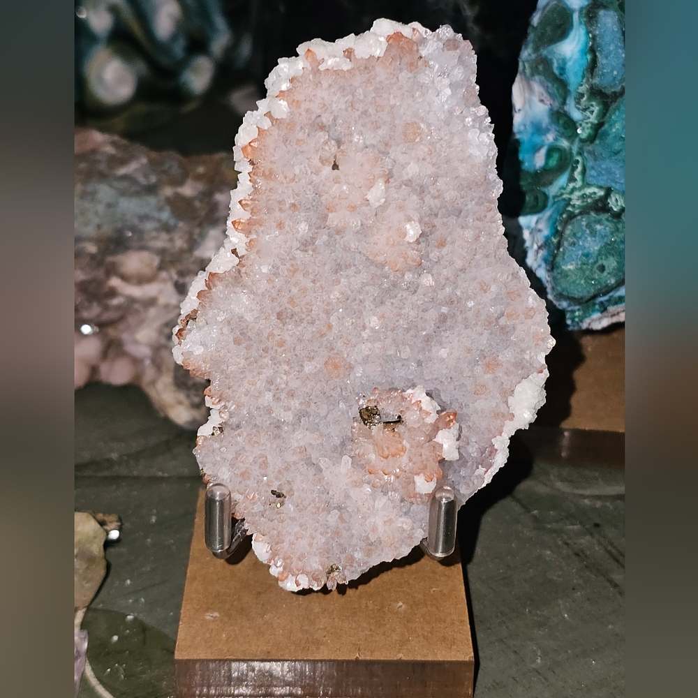 Quartz with hematite chalcopyrite and dolomite